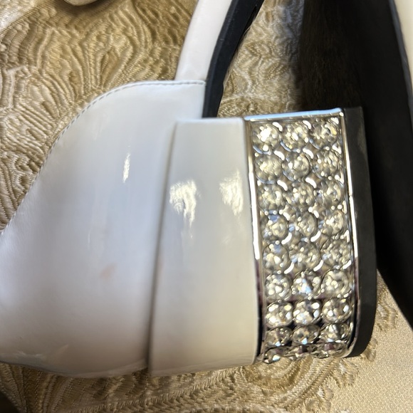 Jeffery Campbell Valenti White Silver Patent Bow Metallic Heel Loafer - Picture 6 of 11